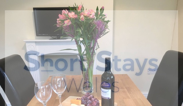 Beautiful Large House Close To The City