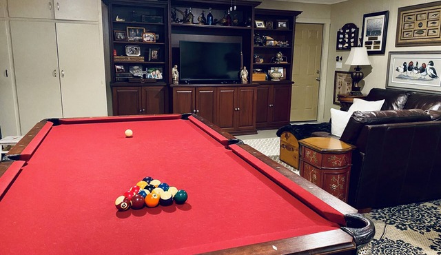 Beautiful Large Luxury home - minutes from everything!