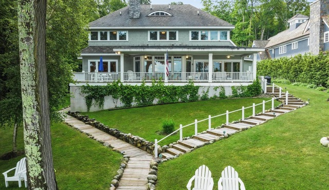 Beautiful Large Walloon Home on the desired West Arm
