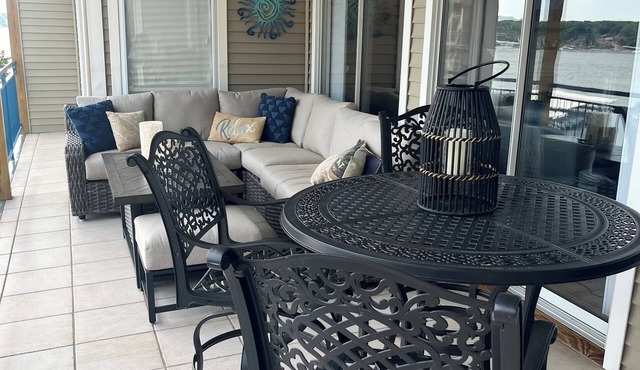 Beautiful, Large Waterfront Condo, Main Channel View, Boat Slip, and 4Bed 4Bath