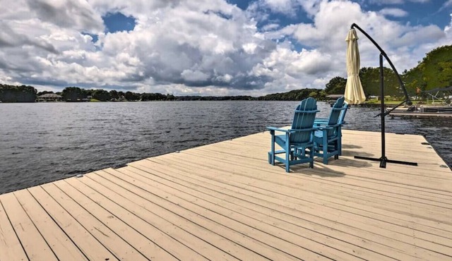 Beautiful Lay Lake Retreat for Large Families.