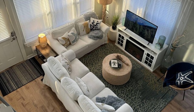 Beautiful & Light across from Beach & Sunsets