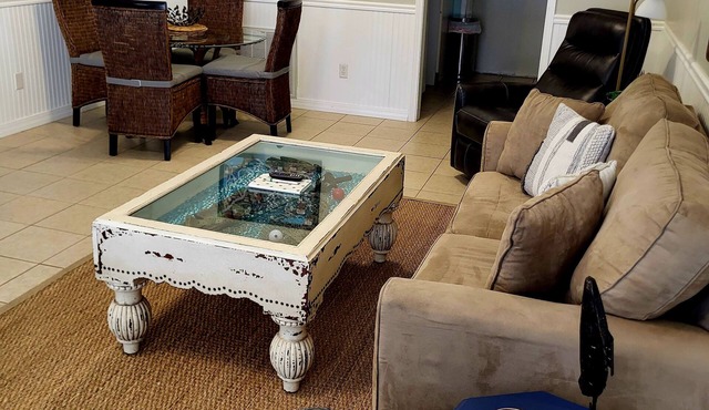 Beautiful location, close to Eureka Springs. No cleaning fee!