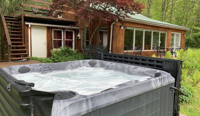 Beautiful location, private, serene and clean. Near Athens and Hocking Hills