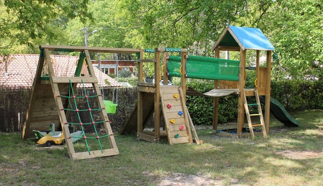 Beautiful location on the lake heated pool jacuzzi Air conditioning and bicycles