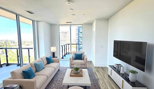 Beautiful Location & View Central Toronto 2Bed 2Bath with Parking - New Building