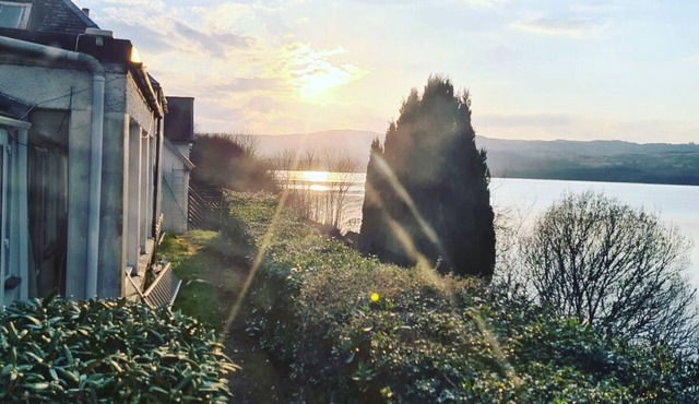 Beautiful Loch-side Apartment