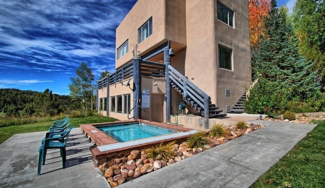 Beautiful Lodge and Private 600 acre Canyon Paradise