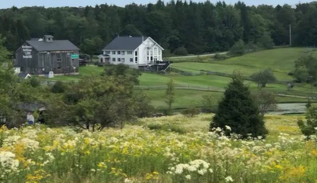 Beautiful Lodge for Weddings, Reunions, Events or Family Gatherings. Sleeps 25+