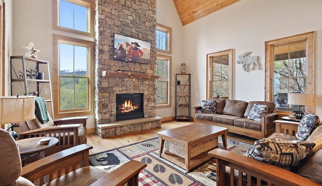Beautiful Lodge in The Lodge at Eagles Nest