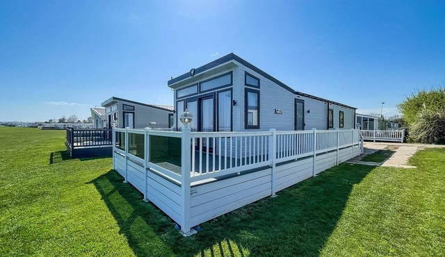 Beautiful lodge with full sea views at Broadland Sands in Suffolk ref 20235BS