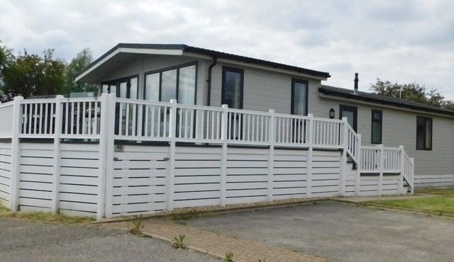 Beautiful lodge with hot tub