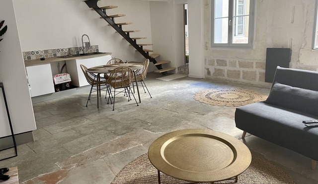 Beautiful Loft in the Historic center of Montpellier (4/to 8 persons)