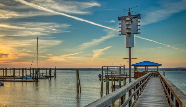 Beautiful Loft with Dock on Inter coastal WaterwaynGorgeous SunsetnCome by boat!