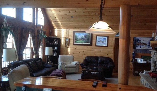 Beautiful Log Cabin close to beaches/Golf & Cabot Trail
