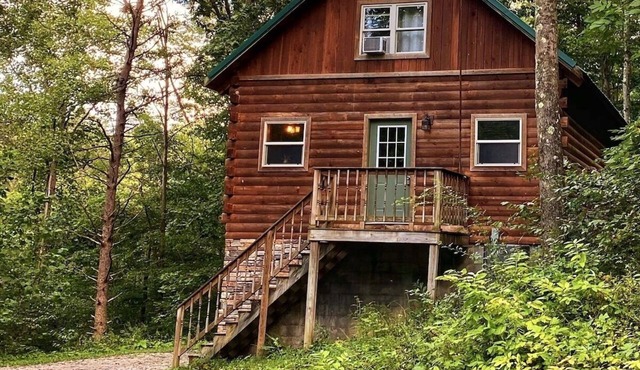 Beautiful Log Cabin For Romantic Getaways 20 Acres