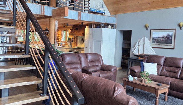 Beautiful Log Cabin on the water, in Cape Breton, minutes to the Cabot Trail.