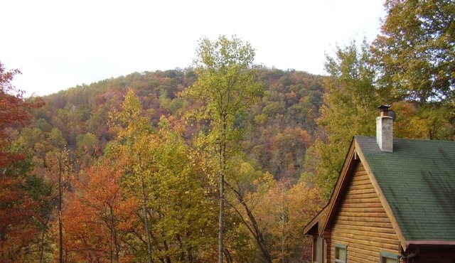 Beautiful Log Cabin secluded in the mountains of Blowing Rock