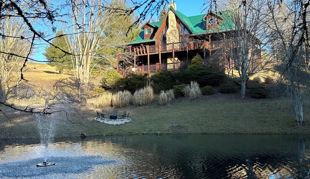 Beautiful Log Cabin with Private Pond & Dock March & April Opening’s