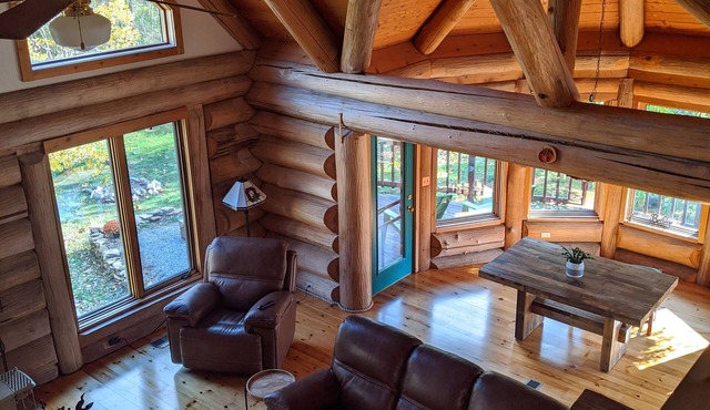 Beautiful log home on the Olentangy River