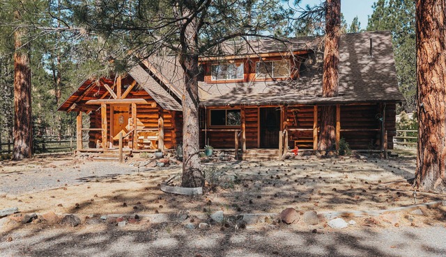 Beautiful Log home outside of Sisters, OR