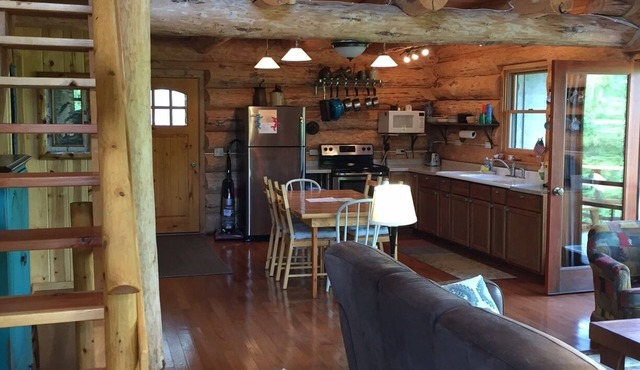 Beautiful Log Home Across From The BWCA