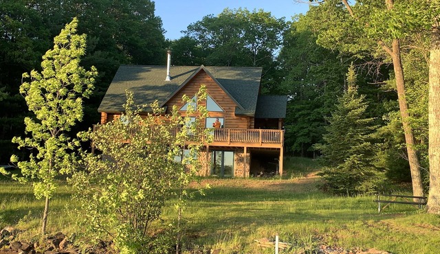 Beautiful Log Lake Home with Loft