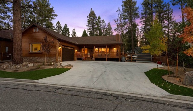 Beautiful Log Style Home in Eagle Mountain Estates, Big Bear Lake.