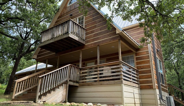 Beautiful Longhorn Lodge at Lake Texoma!