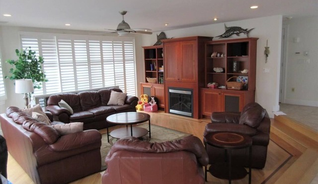 Beautiful Loveladies home close to the beach with a pool.