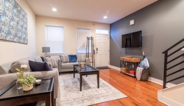 Beautiful Lux 4 Bedroom*Near PENN/CHOP*Roof Deck