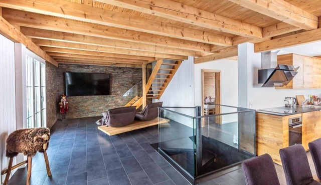 Beautiful luxury chalet with lake view