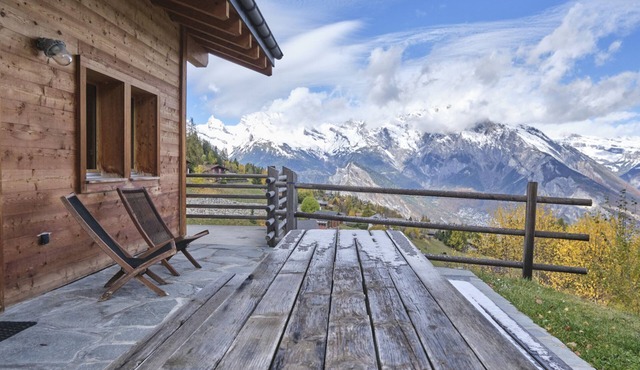 Beautiful Luxury Chalet Veyon With Incredible Views