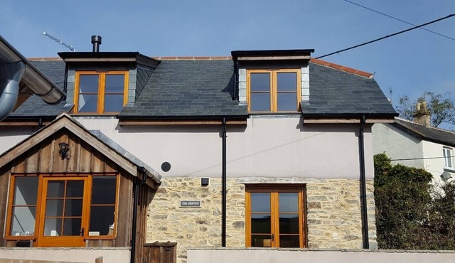 Beautiful luxury cosy village cottage near Woolacombe and Croyde beaches