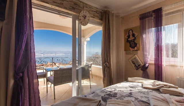 Beautiful Luxury Family Villa Emily
