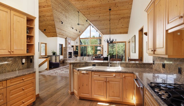 Beautiful Luxury Home on the Roaring Fork River in Woody Creek