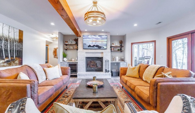 Beautiful Luxury Home on water