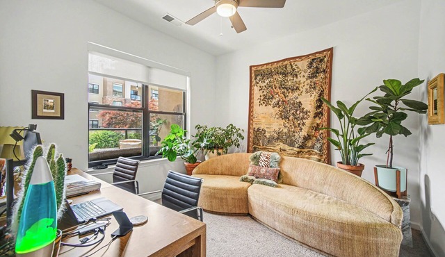Beautiful Luxury Condo in the Heart of Overland Park