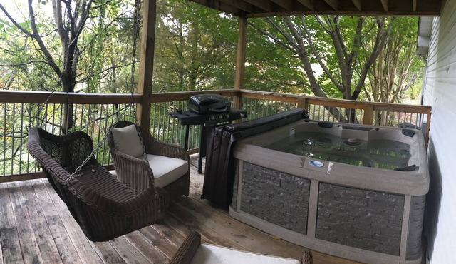beautiful luxury villa B, in the Smoky Mountains