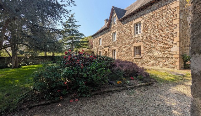 Beautiful manor house close to beaches and tourist towns