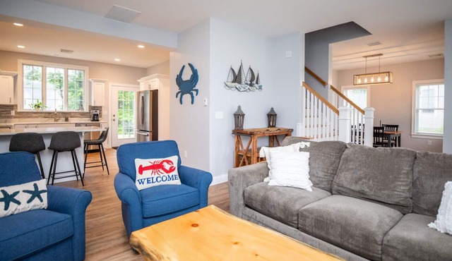 Beautiful Maine Cottage With Resort-Like Amenities Close To Beach!