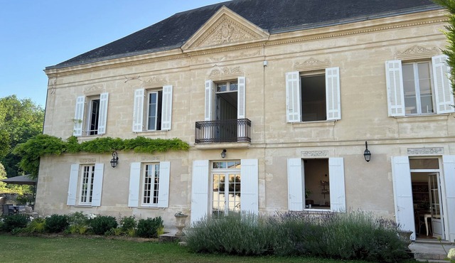 Beautiful Maison De Maitre With Pool Close To Saint Emilion