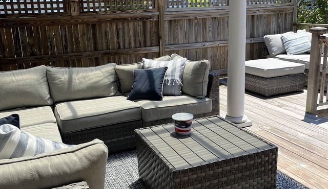 Beautiful Manasquan Beach Home w/Heated Saltwater pool! Room for Large Families