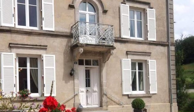 Beautiful mansion for 10 people