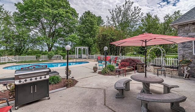 Beautiful Mansion in the Country & Wedding Venue