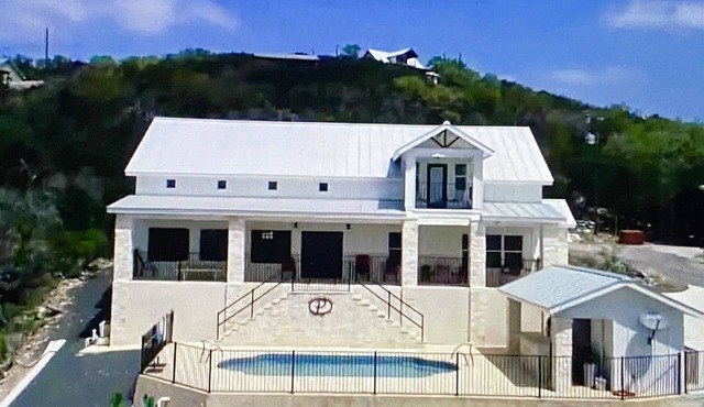 Beautiful Mansion w/Breathtaking Views of the Frio River, Mountains & Pool!