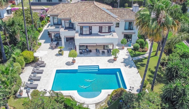 Beautiful Marbella Villa | 5 bedrooms | Villa Venezia | Nueva Andalucia