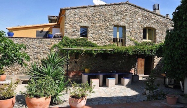 Beautiful Masia with stunning views and a large private pool