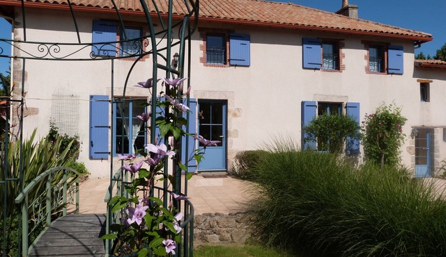 BEAUTIFUL MASTER HOUSE IN THE COUNTRYSIDE 8 MIN FROM LA ROCHE SUR YON - WIFI