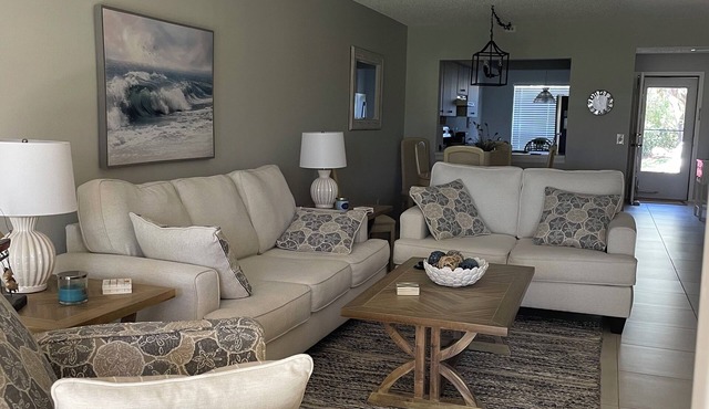 Beautiful Meadows Country Club 2 bed/2 bath 1st floor condo in Woodland Grove.